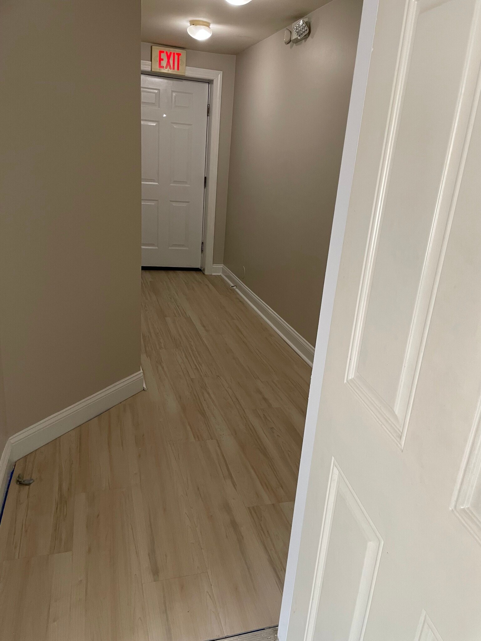 Foyer - 1912 W 3rd St