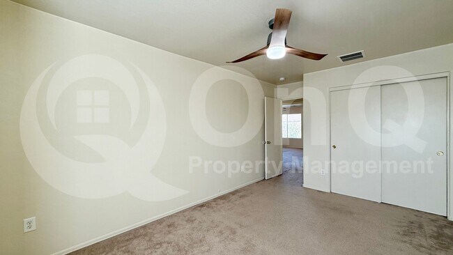 Building Photo - 4170 E Sheffield Ave