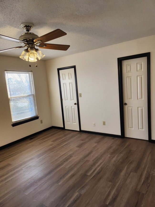 Building Photo - Georgetown property