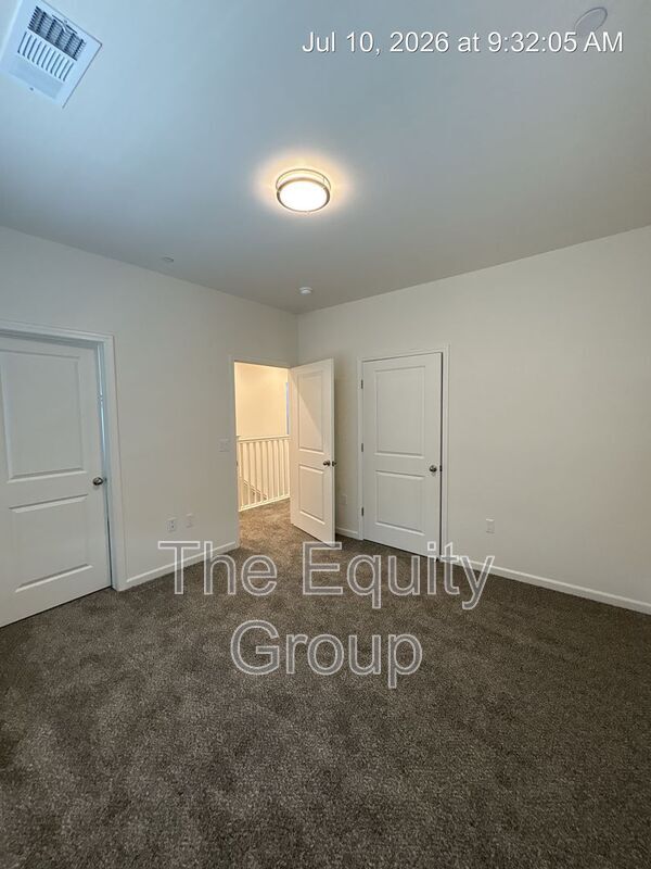 Building Photo - 733 S Pinkham St