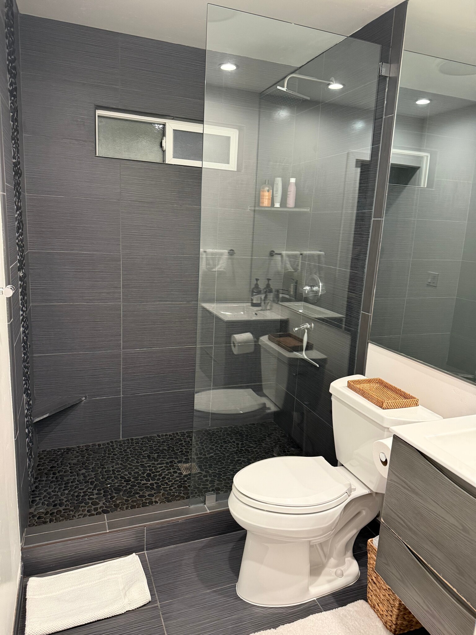 Building Photo - 221 Esparto Ave