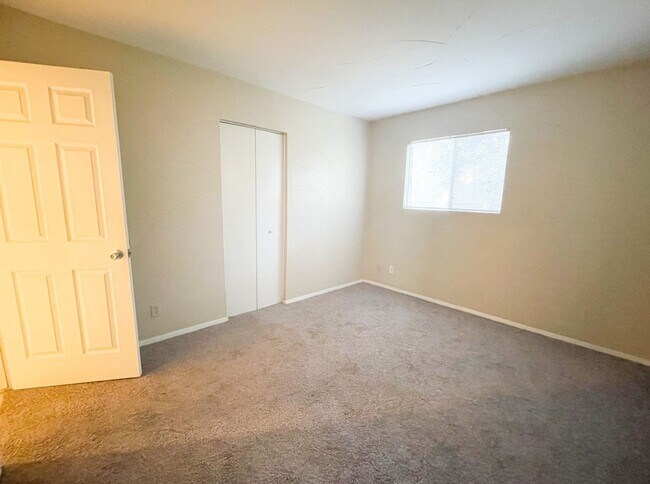 Building Photo - South Austin Condo located in Gated Community Off South 1st in Dawson Neighborhood