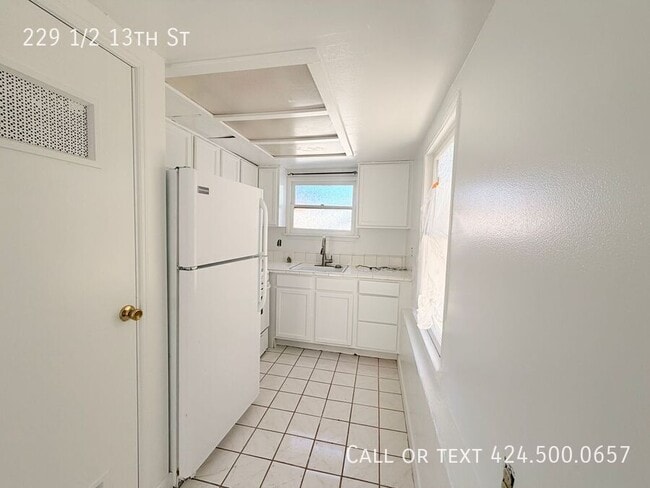 Building Photo - 229 13th St