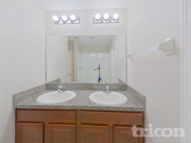 Building Photo - 11115 Hudson Hills Ln