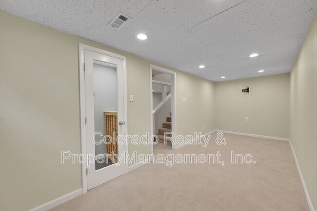 Building Photo - 2430 S Eagle Way