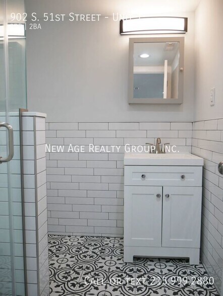 Building Photo - 902 S 51st St