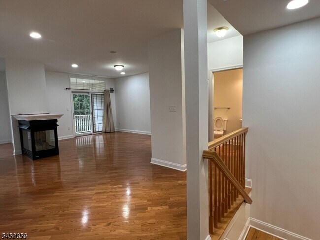 Building Photo - 311 Kensington Ln