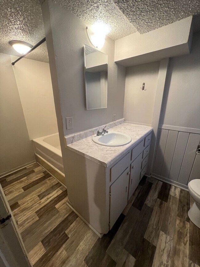 Building Photo - 405 E Watertown St