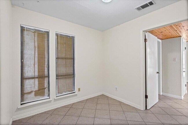 Building Photo - 11203 Bluff Canyon Dr