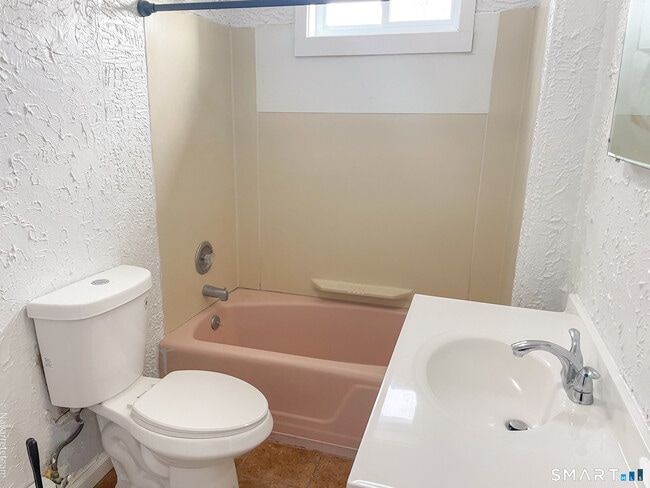 Building Photo - 155 Bouton St