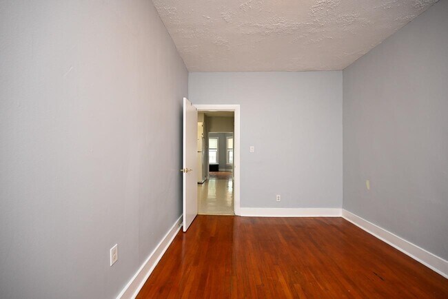 Building Photo - 6 Beacon St