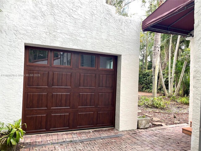 Building Photo - 713 Tibidabo Ave