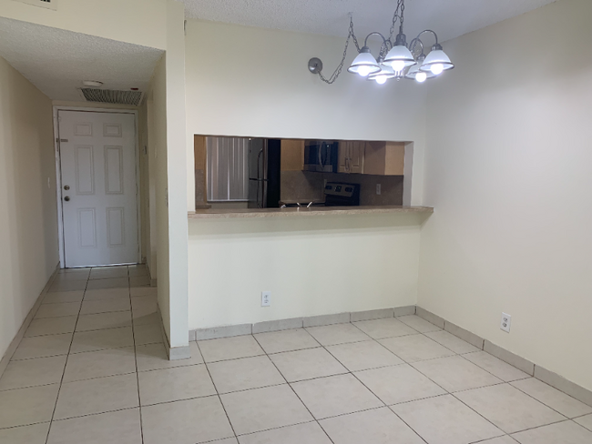 Building Photo - 8431 Royal Palm Blvd