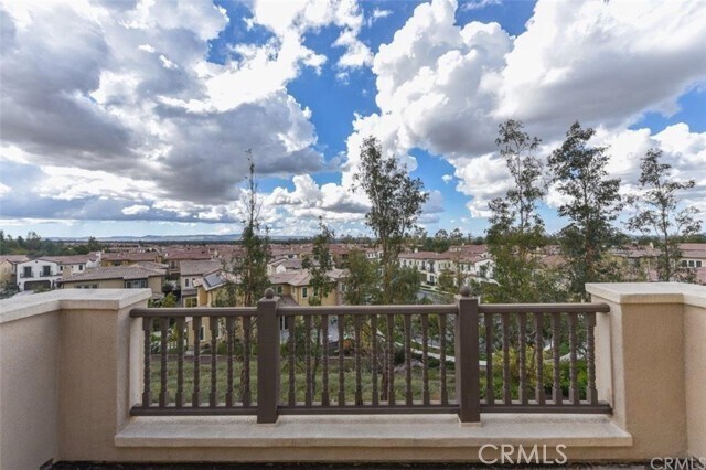 Building Photo - 120 Long Fence