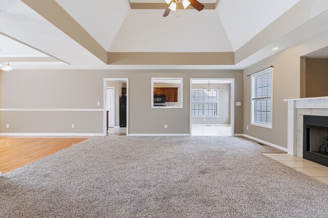 Building Photo - Flagstone Drive