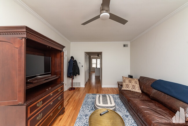 Building Photo - 2428 W Carmen Ave