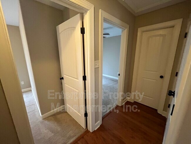 Building Photo - 6880 Lagrange Pines Rd