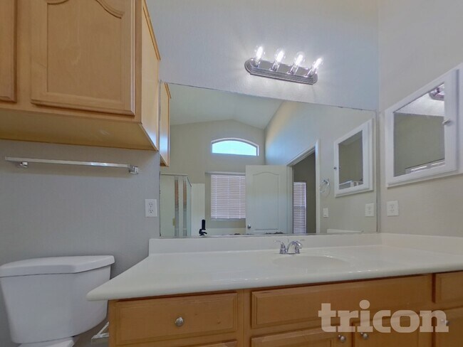 Building Photo - 2116 S 160th Ln