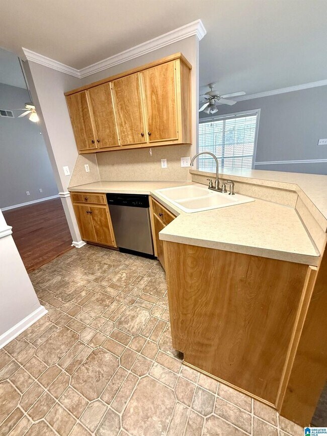 Building Photo - 3 Bed 2 Bath Home In Calera With 2 Car Garage And Fenced In Back Yard