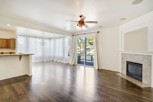 Building Photo - D20 5bdrm Home on Quiet Street in North Co...