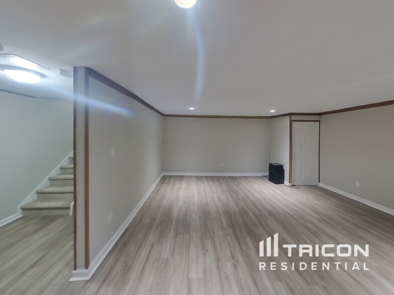 Building Photo - 1568 Hummingbird Ct