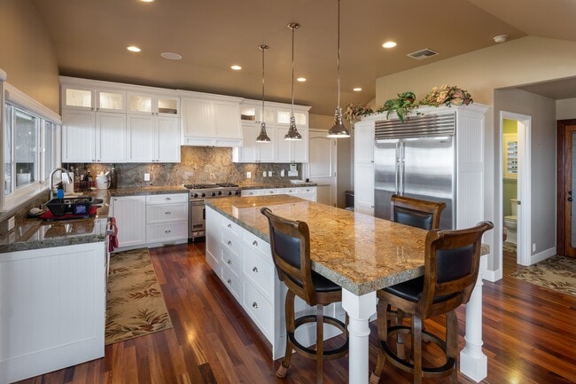 Building Photo - 1170 Kaumailuna Pl