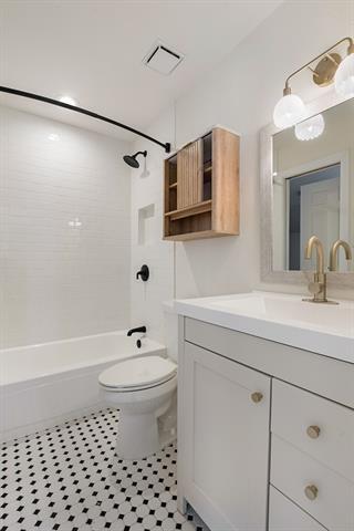 Building Photo - 3420 Briaroaks Dr
