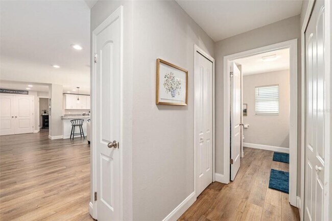 Building Photo - 4530 SE 14th St