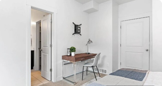 Building Photo - 1812 W Irini Ln