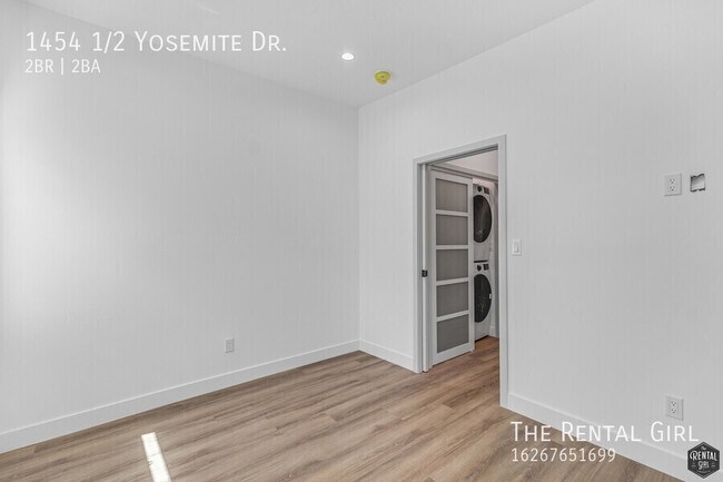 Building Photo - 1454 1/2 Yosemite Dr.-