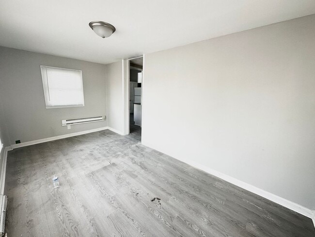 Building Photo - 2901 S 43rd St