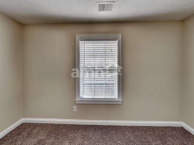 Building Photo - 4321 Roxburghe Ct