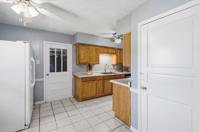 Building Photo - 206 Hiawatha Trail