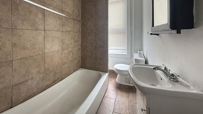 Building Photo - Classic Philly Charm: Updated 3-Bed Rowhome