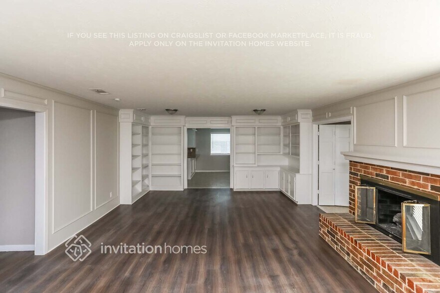 Building Photo - 1706 Surrey Ct