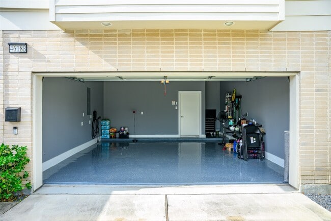 Building Photo - 4618 Nichols St