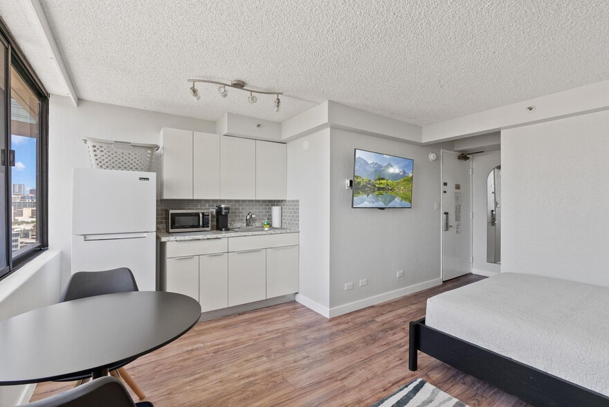 Building Photo - 444 Niu St