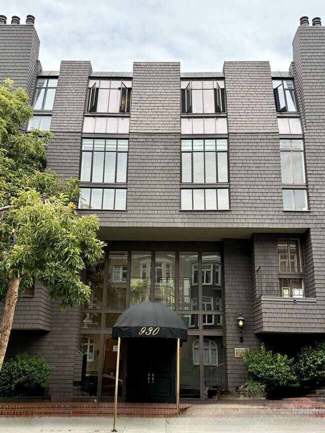 Primary Photo - Top Floor Condo in Nob Hill