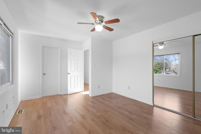 Building Photo - 2636 East Side Dr