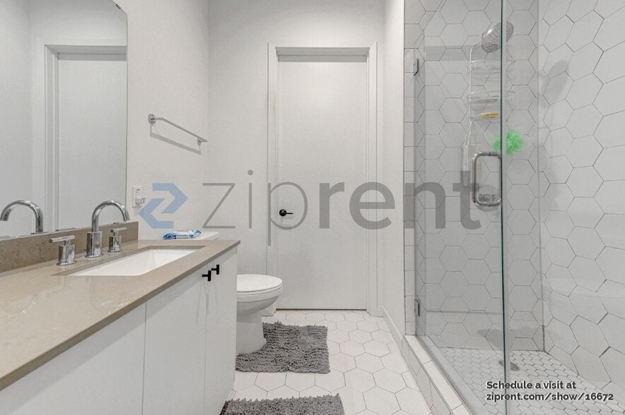 Building Photo - 800 Embassy Dr