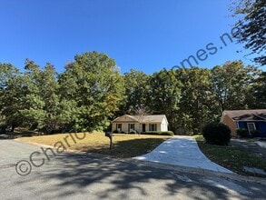 Building Photo - Nice 3 bedroom 2 bath home in Charlotte!