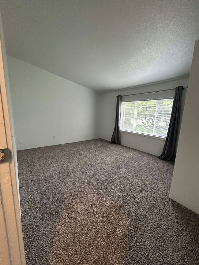 Building Photo - 8743 Whitewood Loop SE