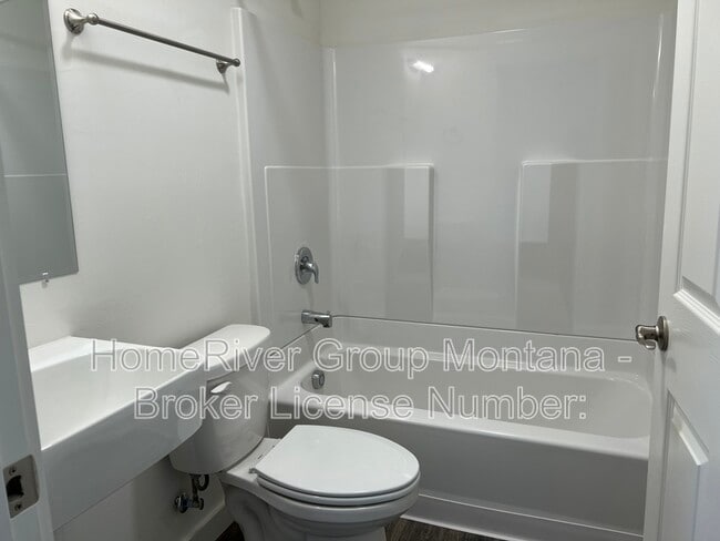 Building Photo - 508 S 3rd St W