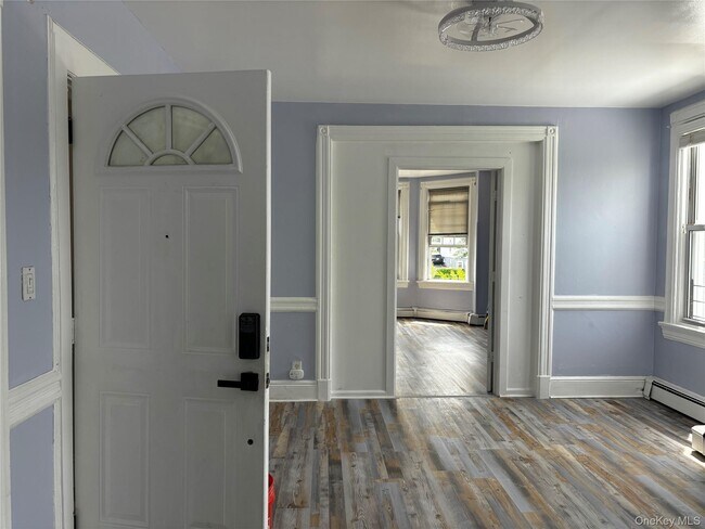 Building Photo - 79 Ravine Ave