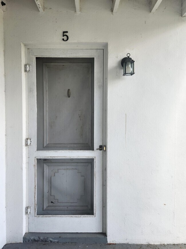 Building Photo - 55 Riberia St