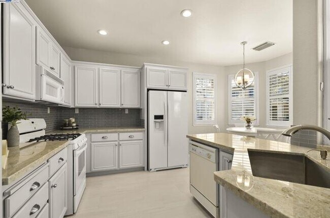 Building Photo - 3859 Appian St