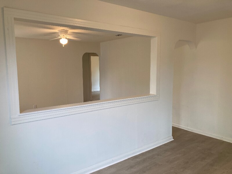 Building Photo - 10221 Silvercrest St