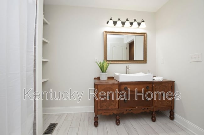 Building Photo - 6722 Athens Boonesboro Rd