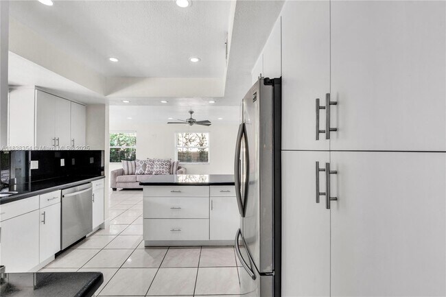Building Photo - 8482 NW 166th Terrace