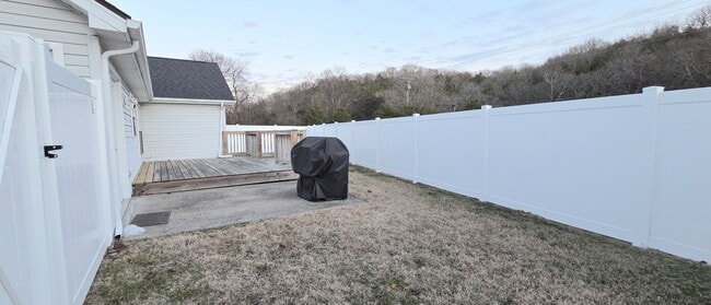 Building Photo - 5464 Daniel Ray Dr